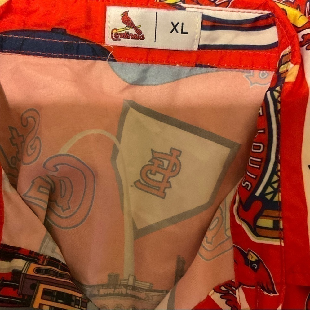 Men’s used button front size XL multicolored red St Louis Cardinals MLB baseball - Picture 2 of 4